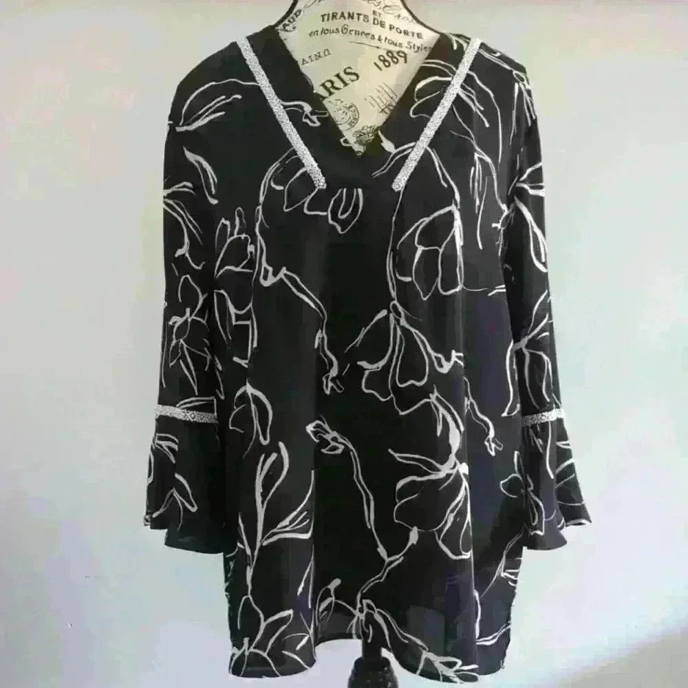 KARL LAGERFELD | Women's Black/White Beaded  Bell Sleeved Floral Chiffon…